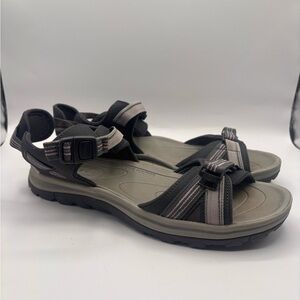 Keen Terradora ii Sandals Women's 8.5 Gray Beach Hiking Activewear Summer Buckle